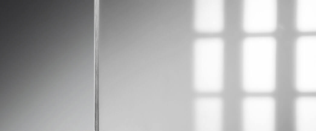 Прозрачный